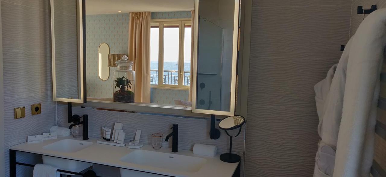 Suite with Sea View  and Spa Access (reservation needed)